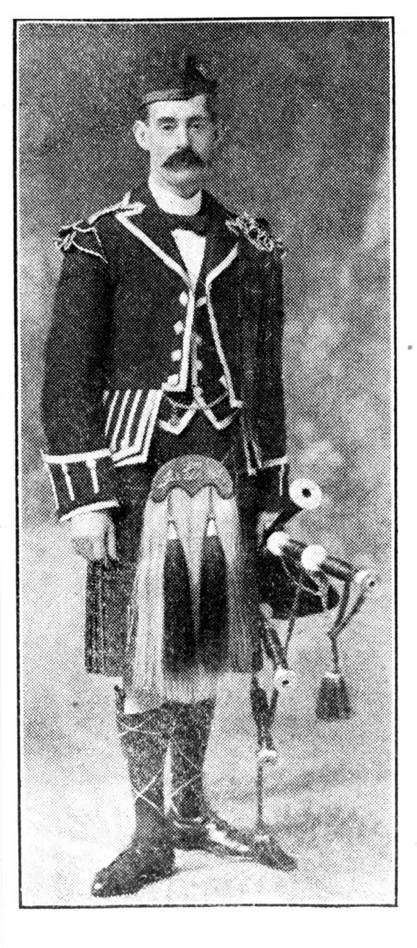 picture of mackay bagpipe player picture of mackay bagpipe player